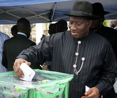 President Jonathan casting his vote  at Otoabula  Ward 013, Otueke in Ogbia Local Government , Bayelsa state  Saturday.