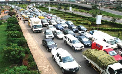 *Heavy traffic on one of the selected alternative routes after the Third Mainland Bridge was closed for repairs. Photo: Kehinde Gbadamosi.