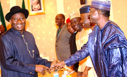 File photo: President Goodluck Jonathan With (from right), Govs Isa Yuguda of Bauchi, Godswill Akpabio of Akwa Ibom, Deputy Governor of Adamawa State, Bar. Bala Nggilari, Govs Theodore Orji of Abia and Rotimi Amechi of Rivers State during a meeting on Saturday Night In Abuja. Photos-State House