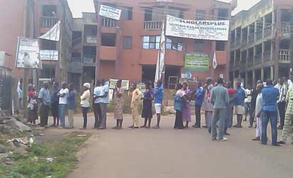 Voters on queue in Ondo sent by Citizen reporter Feyisayo