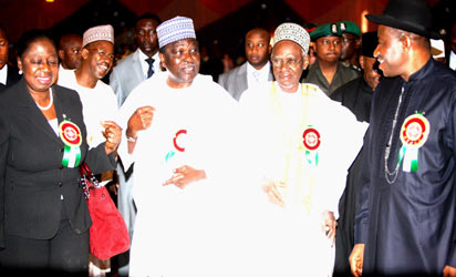 From right; President Goodluck Jonathan, former President Shehu Shagari, former Head of State, Gen. Yakubu Gowon and Minister of State for Defence, Chief Olusola Obada at the event.