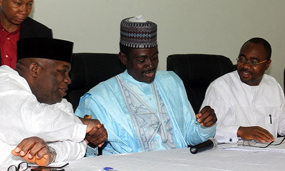 Information Minister, Mr. Labaran Maku flanked by the Senior Special Assistant on Public Affairs to the President, Dr. Doyin Okupe and the Special Adviser to the President, Projects Monitoring and Evaluation, Prof. Sylvester Monye during the briefing on the nation's external reserves at the National Press Centre, Radio House, Abuja. Photo: Abayomi Adeshida.