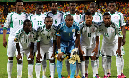 Nigeria's Team Photo Front Row: L-R: Midfielder Victor Moses, Forward Sunday Mba, Goalkeeper Vincent Enyeama, Forward Ikechukwu Uche, Defender Godfrey Oboabona. Back row L-R: Midfielder John Obi Mikel, Defender Kenneth Omeruo,Defender Efe Ambrose, Forward Emmanuel Emenike, Defender Elderson Echiejile, Forward Emmanuel Emenike, during a 2013 African Cup of Nations Group C match in Rustenburg on January 29, 2013 at Royal Bafokeng Stadium. AFP PHOTO