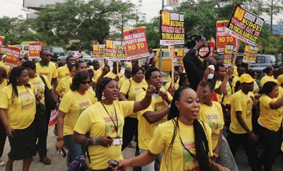 A cross section of Nigerian women under the aegis of Women Arise for Change Initative, protesting against N40 billion allocated for the building of First Lady House, at Lagos House, Alausa, Ikeja, Thursday. Photo: Bunmi Azeez.