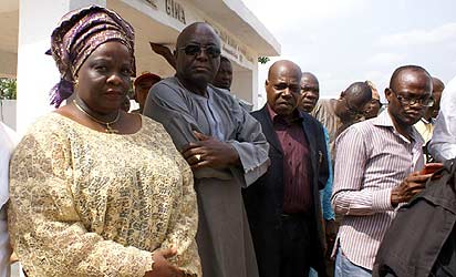 Dele-giwa-mum-burial2