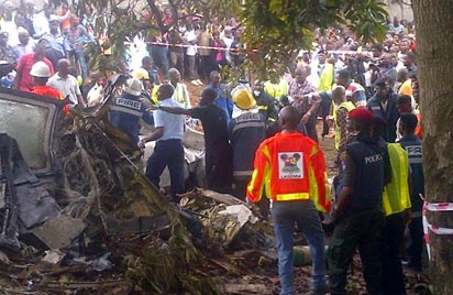 Rescue operation at the scene...photo sent by haydot_bj@yahoo.com