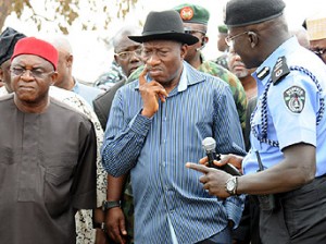 Prseident Jonathan, Senate President david Mark and other at the scene of the blast at Nyanya , Abuja, Monday. Photo: Olamikan Olugbenga.