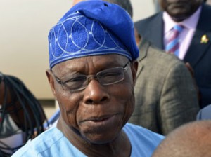 SOUTH SUDAN, Juba : The African Union Commission of Inquiry on South Sudan (AUCISS), led by former Nigerian president Olusegun Obasanjo (C), arrives in the South Sudanese capital Juba on April 24, 2014 for the start of its first field mission to the country that has been mired in conflict since December. The visit comes as fresh fighting and violence against civilians are reported in South Sudan. AFP PHOTO