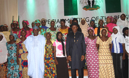 CHIBOK GIRLS—President Goodluck Jonathan and the Senate President, David Mark in a group photograph with the girls that escaped from their abductors during the special meeting between the parents of the abducted Chibok girls and the President at the Banquet Hall, State House, Abuja, yesterday. Inset: President Jonathan with some of the parents at the meeting. Photos. Abayomi Adeshida.