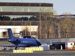 A plane carrying a Nigerian worker suspected of having Ebola arrives at Schiphol Airport, on December 6, 2014. The patient, who will be brought to the University Medical Center Utrecht, is a soldier of the United Nations Peacekeeping Force in Liberia (UNMIL), which contributes to the fight against Ebola by ensuring that aid workers can safely do their job. AFP PHOTO /ANP