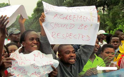 Shell-protesters1