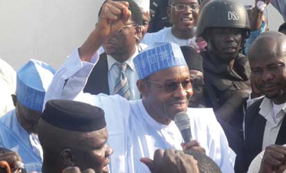 BUHARI IN OGUN—Former Head of State,Gen. Muhammadu Buhari, addressing party supporters at the Presidential Lodge during his courtesy visit to Abeokuta, Ogun State, yesterday. Photo: NAN.