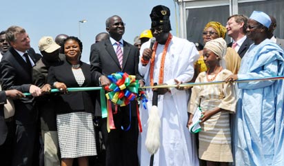 COMMISSIONING: From left: Mr. Wolfgang Goetsch, MD, Julius Berger Nigeria Plc; Dr. Obafemi Hamzat, Commissioner for Works and Infrastucture; Mrs. Adejoke Orelope-Adefulire, Deputy Governor of Lagos State; Governor Babatunde Fashola of Lagos State; Oba Riliwan Akiolu, Oba of Lagos; Mrs. Abimbola Fashola, First Lady of Lagos State and Alhaji Yayale Ahmed, former Secretary to the Government of the Federation, during the commissioning of Lekki-Ikoyi Link Bridge to commemorate Democracy Day in Lagos, yesterday. Photo: Bunmi Azeez.
