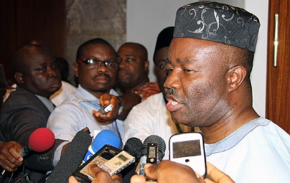 Chairman PDP Governors' Forum, Governor Godswill Akpabio of Akwa Ibom State briefing State Houyse Correspondents on the meeting between President Goodluck Jonathan and the aggreived PDP Governors at the State House, Abuja. Photo by Abayomi Adeshida