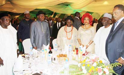 DINNER: President Goodluck Jonathan (2nd left), flanked by South South Leader, Chief Edwin Clark (3rd left)and the PDP National Chairman Alhaji Bamanga Tukur; while former Head of State, General Yakubu Gowon (2r); Guest Speaker, Rev. Jesse Jackson and wife of the S-South Leader, Dr. Bisola Clark watch during the opening events of the N25 billion Fund Raising Dinner for the Edwin Kiagbodo Clark Foundation at the Sheraton Hotel and Towers, Abuja. Photo: Abayomi Adeshida.