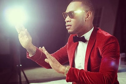 D'Prince on set in the video