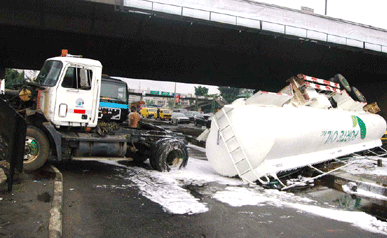 PETROL TANKER ACCIDENT IN L FRSC warns motorists on Lagos-Ibadan expressway as another petrol tanker spills its content