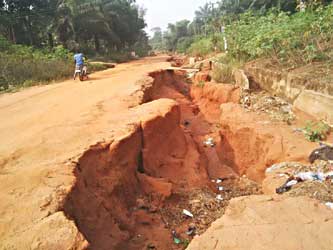 The erosion ravaged access road to Forte Dike’s ancestral home in Umuaku Uli, Ihiala LGA.