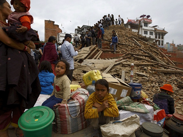 Death toll from Nepal earthquake passes 1,200