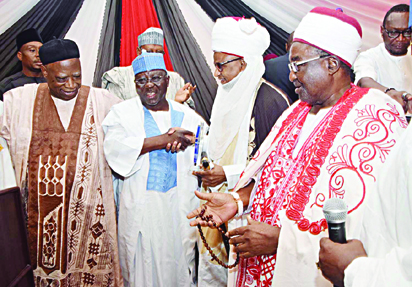 AWARD 2 L-R: Sen. Abdullahi Adamu; Nasarawa State Governor Tanko Al-Makura Receiving LEADERSHIP Politician of the Year Award from the Etsu Nupe HRH Yahaya Abubakar; and Emir of Lafia Alh. Isa Mustapha Agwai;