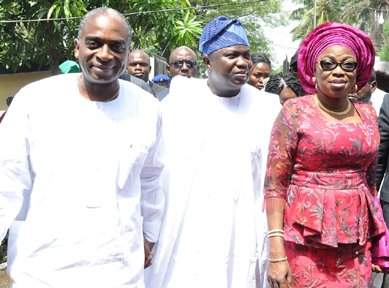 Lagos State Governor, Mr. Akinwunmi Ambode (middle), his wife, Bolanle (right) and Mr. Segun Awolowo, during the Lying in State of late Hannah Idowu Dideolu Awolowo, at the Awolowos residence in Park Lane, Apapa, Lagos, on Sunday, November 15, 2015.