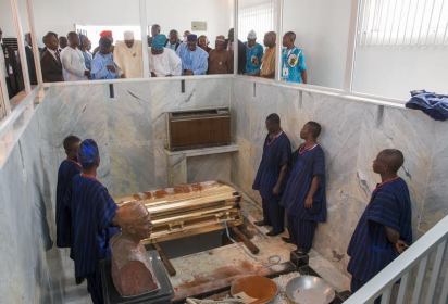 President Buhari with Vice President Prof. Yemi Osinbajo and his wife at the tomb of Late Mrs HID Awolowo