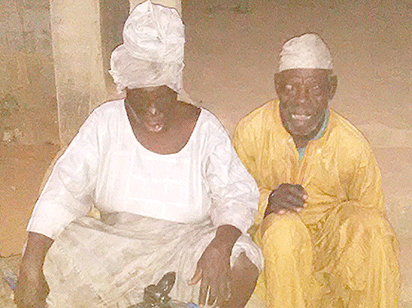 Isiaka Oladipupo and  Sunbo Olanrewaju... Both met two years ago and today, they are together in a matrimony though in an uncompleted building at Bayeku, Ikorodu