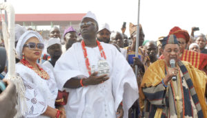 Alaafin installing Aare Gani Adams