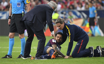 Brazil right-back Dani Alves given World Cup injury boost
