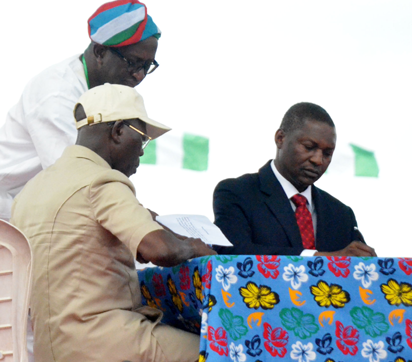 Oshiomhole APC Chairman Oshiomhole sworn-in as APC National Chairman