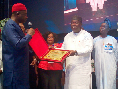 Ifeanyi Ugwuanyi Rotary Int'l honours Gov. Ugwuanyi for good governance