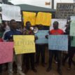 Irate Youths shut down Benin-Ore road over 10 years blackout in Ondo South