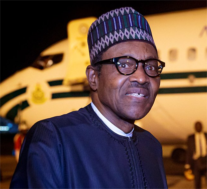 buhari00 Buhari visits 2 survivors of jet crash