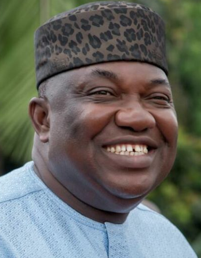 Screen Shot 2018 10 10 at 07.58.01 Ugwuanyi donates cash to Enugu fire victims