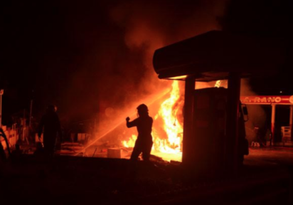 Screen Shot 2018 11 29 at 12.43.22 AM e1543448729458 Traders count losses, as fire guts Wadata Market in Benue