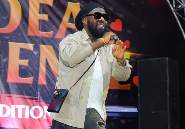 Timaya, bumbum