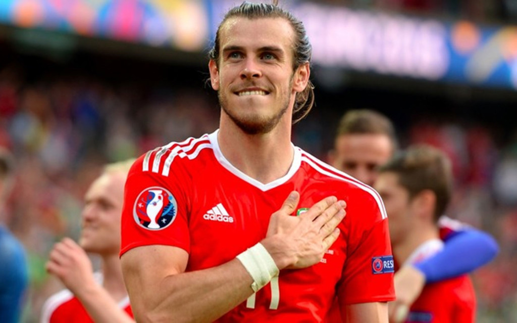 gareth bale liverpool shirt