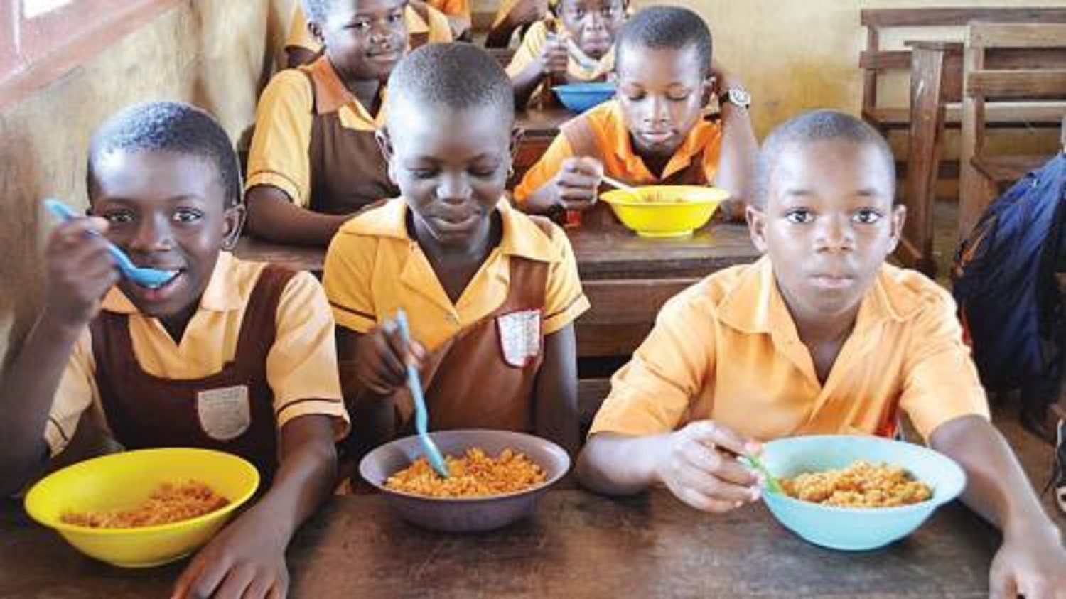 Worry, as FG spends N679m daily on feeding schoolchildren during lockdown