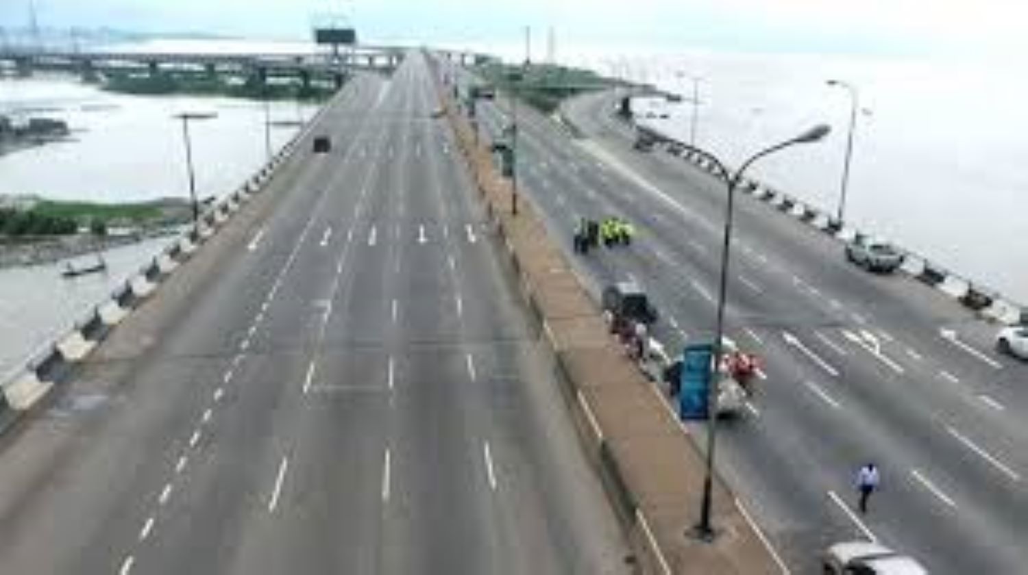 Third Mainland Bridge: Sanwo-Olu inspects situation as gridlock greets commencement of repair works