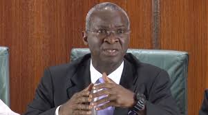 The Minister of Works and Housing, Mr. Babatunde Fashola(SAN), and Oluwo of Iwoland, Oba Abdulrosheed Adewale Akanbi have called on indigenes and all sons and daughters of Iru Kingdom to cooperate with their new monarch, the Oniru of Iruland, Oba Abdulwasiu Omogbolahan Lawal, Abisogun II.