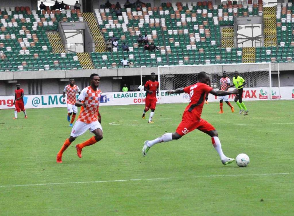 Omokaro, Football
