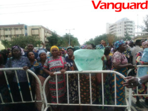 Fruits traders protest in Lagos over demolition of Ikosi/Isheri market