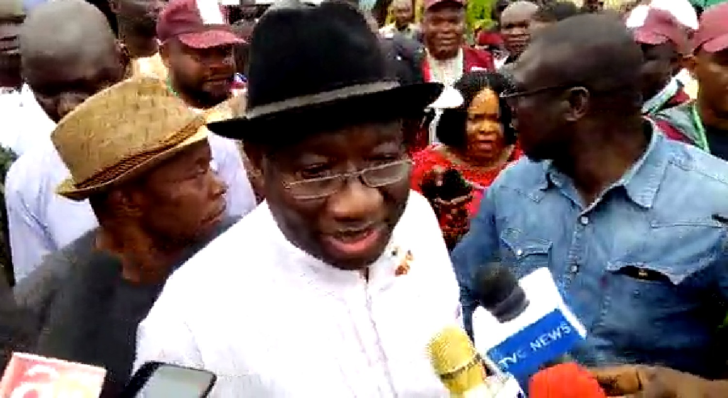 APC, Oshiomhole commend Jonathan over Bayelsa Polls