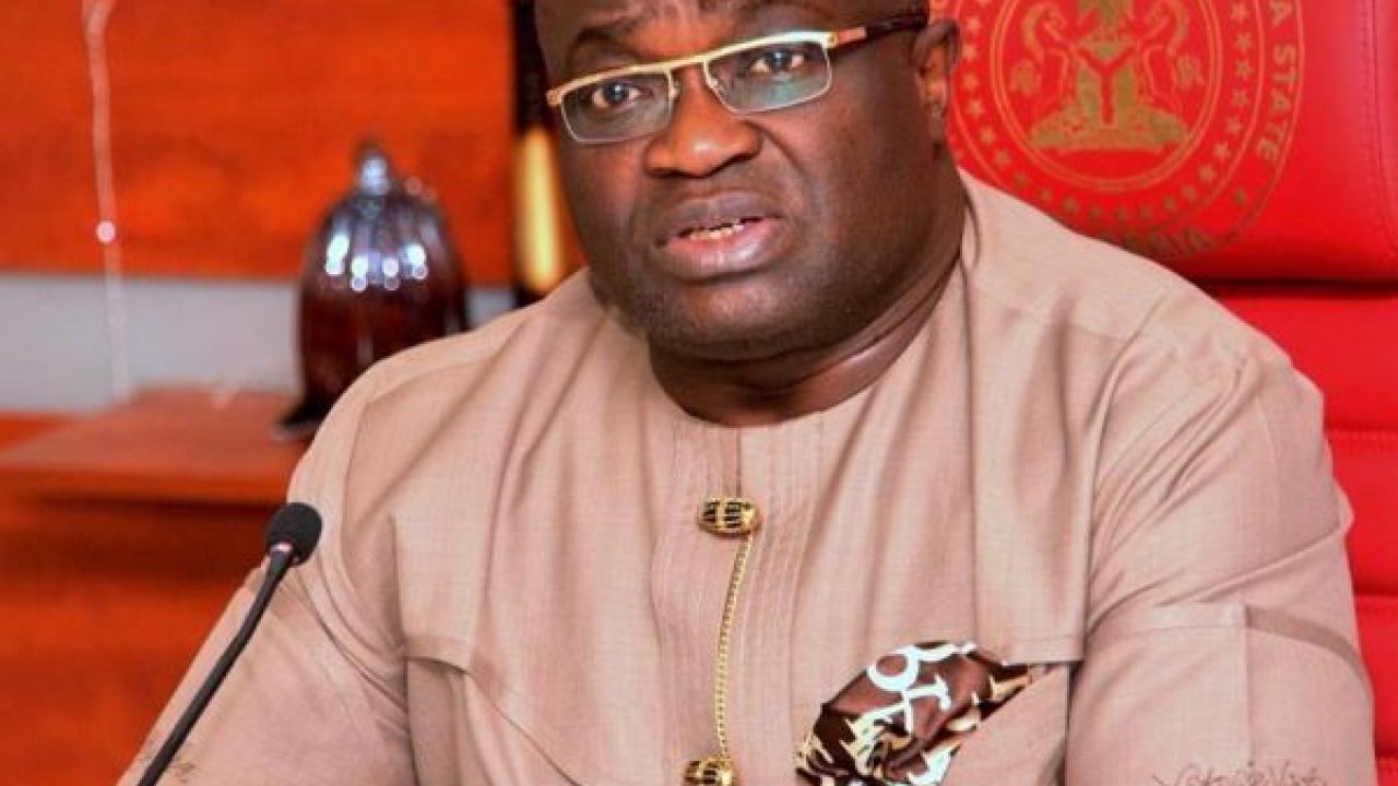 Ikpeazu commissions 3 road projects on New Year day