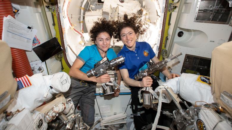 US astronaut lands on earth after 328 days in space