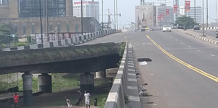 Fashola okays reopening of Eko, Marine Bridges Monday