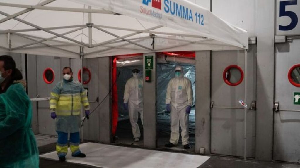 Spain's daily death toll from coronavirus slips to 523, total at 18,579