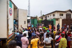 Nigeria virus lockdown pushes Lagos poor to the brink