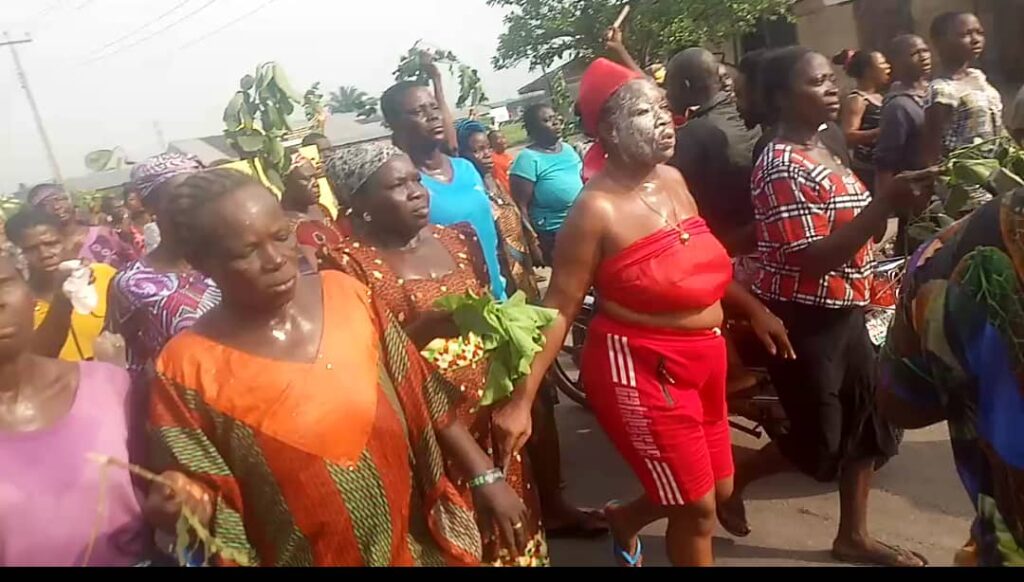 Delta lockdown extension: Sapele erupts in protest