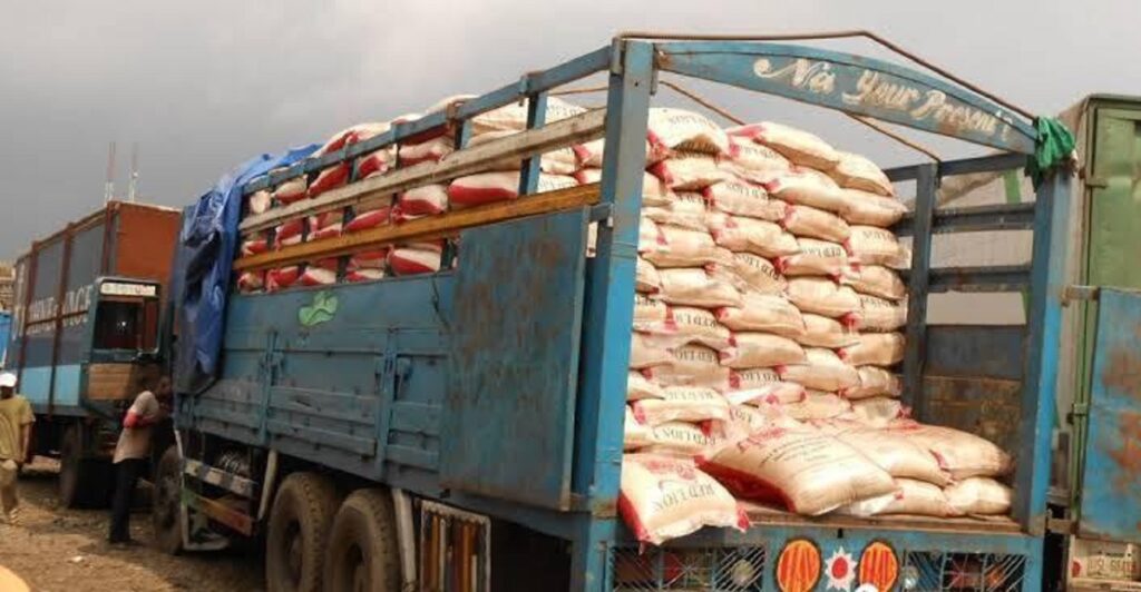 FG delivers 110 trucks of palliatives to Kano